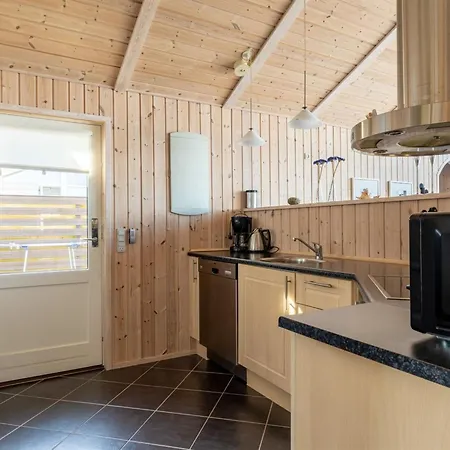 Saran - 5m From The Sea By Interhome